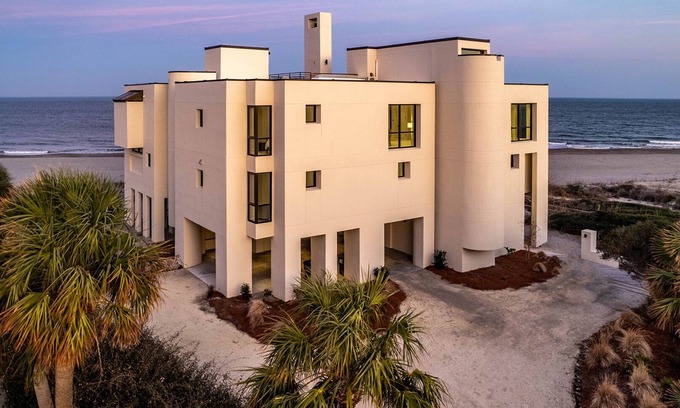 Georgetown County Casa | Oceanfront modern dream home