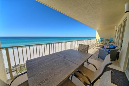 Thomas Drive Apartamento | Oceanfront Paradise with Pool Access - 0606 condo