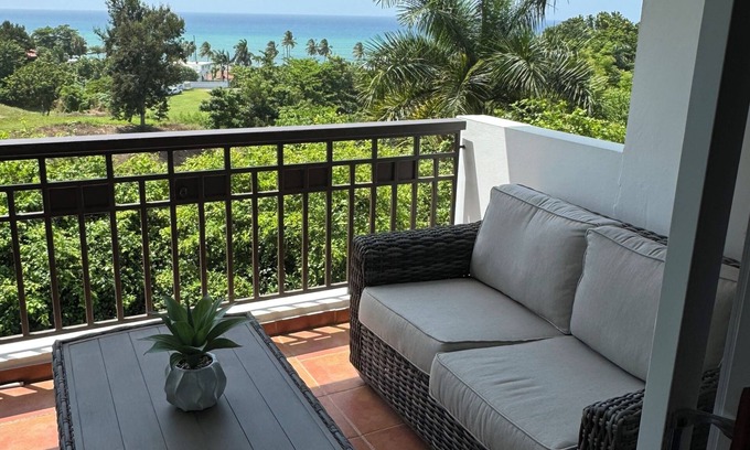 Guaniquilla Condominio | Oceanfront Paradise: Completely Renovated Stunning Condo with Breathtaking Views