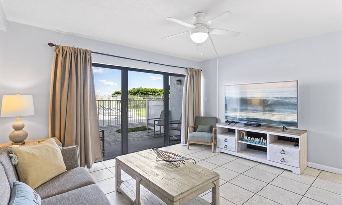 Banana River Estates Condominio | ** ¡En la playa! Camina por la puerta de la piscina, la playa y el muelle **