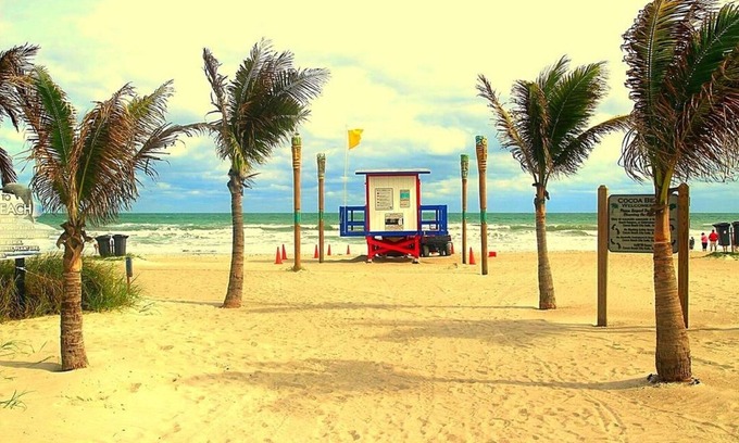 Cape Caneveral Beach Gardens Condominio | Oceanfront Patio Condo First Floor - Sleeps 6 Guests