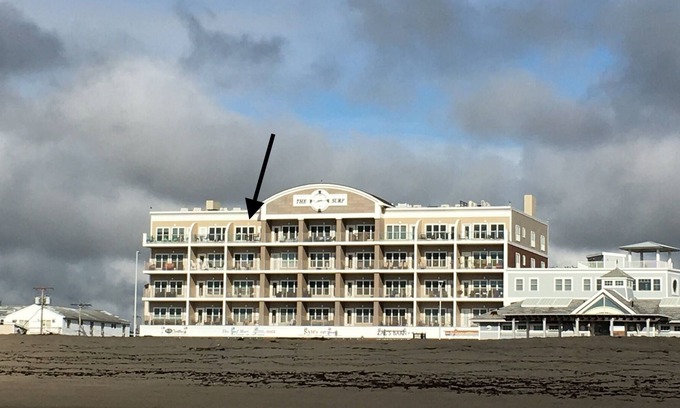 Hampton Condominio | Oceanfront,Penthouse, spectacular views,elevator
