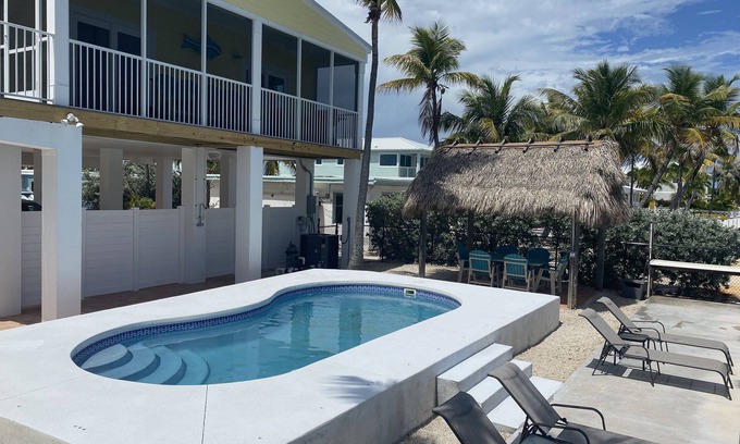 Little Venice Casa | Oceanfront, Pool, Tiki Hut, Magnificent Views, Near Vaca, Great Dockage, Kayaks