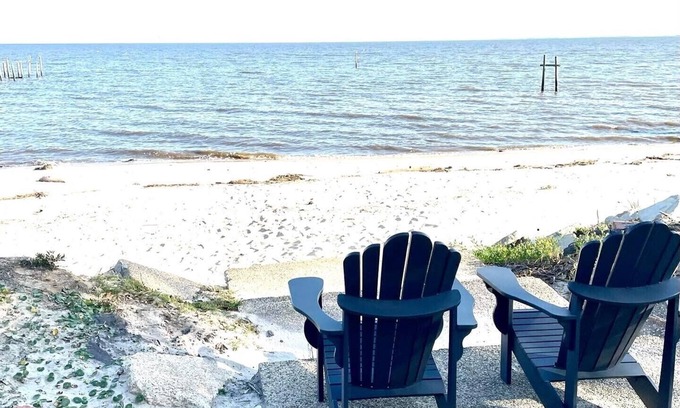 Ocean Springs Casa | Tranquil Ocean Front, “All-In” Private Beach House Retreat