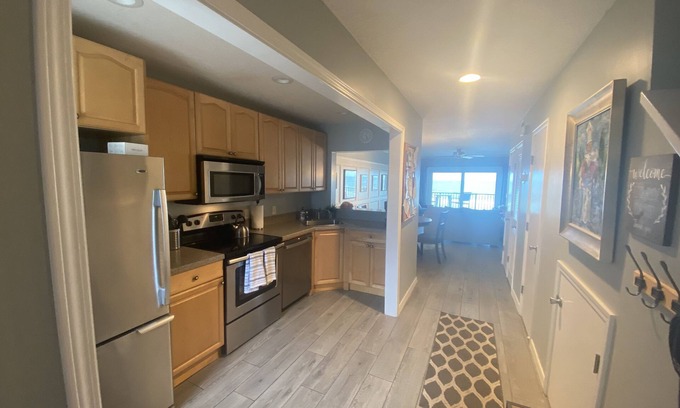 Crescent Beach Condominio | Oceanfront, Quiet Beach, Pickleball, Family Friendly, Clean