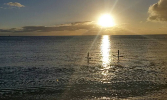 Makaha Casa | Oceanfront Sandy Beach 6 Bedrooms 4 Baths Jacuzzi