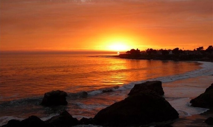 Westside Santa Cruz Casa | Oceanfront Santa Cruz Beach House - Pet Friendly