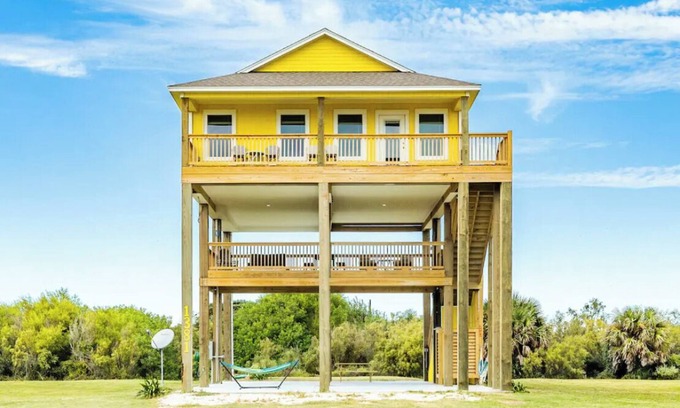 Port Bolivar Casa | Oceanfront Serene Coastal Escape in Crystal Beach, TX: Yellow Daisy by the Sea