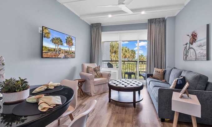 Litchfield by the Sea Condominio | Oceanfront: Sea, Sun, & Sand renovated 1-bed 1-bath condo at Bridgewater