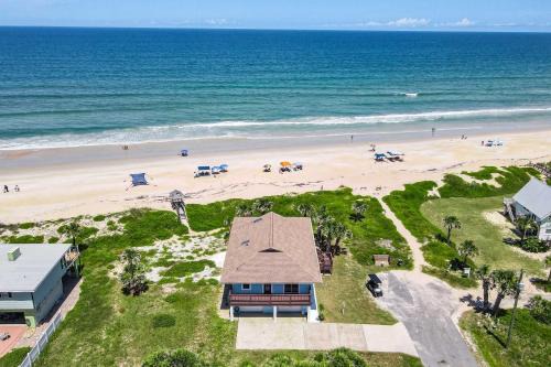 Marineland Acres Casa | Oceanfront Steps to Sand Deck & Pets Welcome