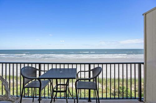 Crescent Beach Casa | Oceanfront Summerhouse Condo Pool Tennis BBQ