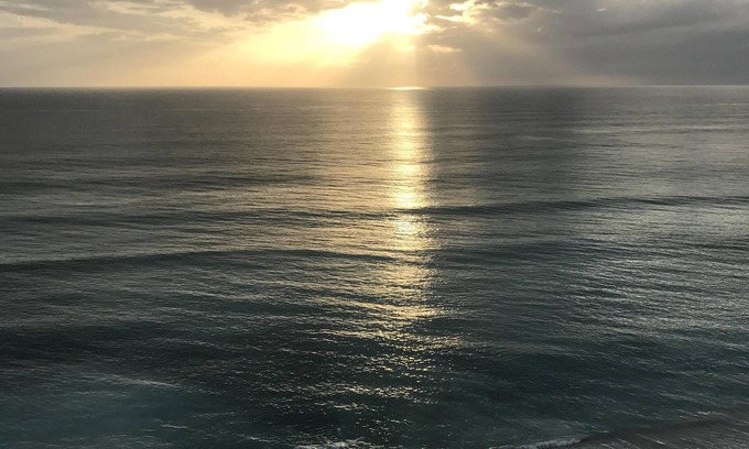 Hutchinson Island South Apartamento | Unidad de esquina del piso 12 totalmente remodelada con maravillosas vistas al mar