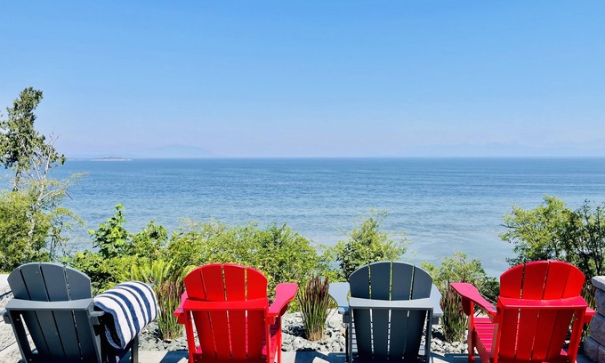 Regional District of Nanaimo Casa | Oceanfront Sunsets