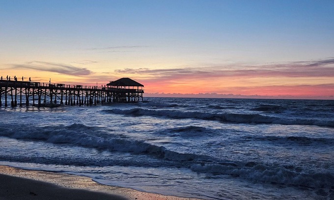 Avon By The Sea Condominio | Oceanfront Top Floor Direct Views of Cocoa Beach, the Pier and Space Launches