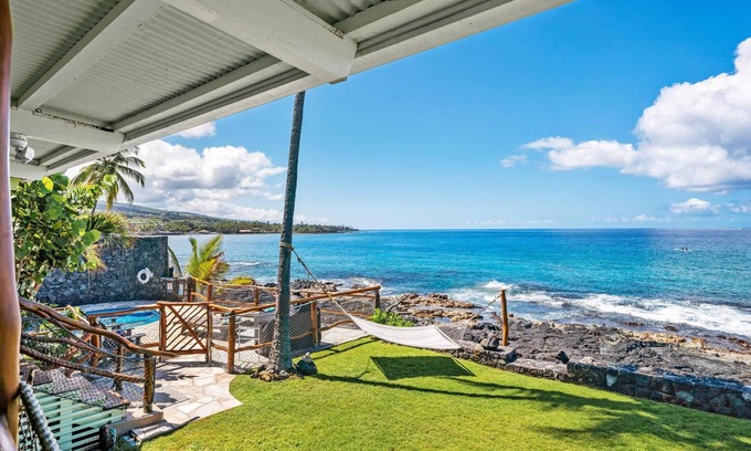 Kahaluu Bay Casa | Oceanfront Tranquility at Hale Maluhia, Kona Coast