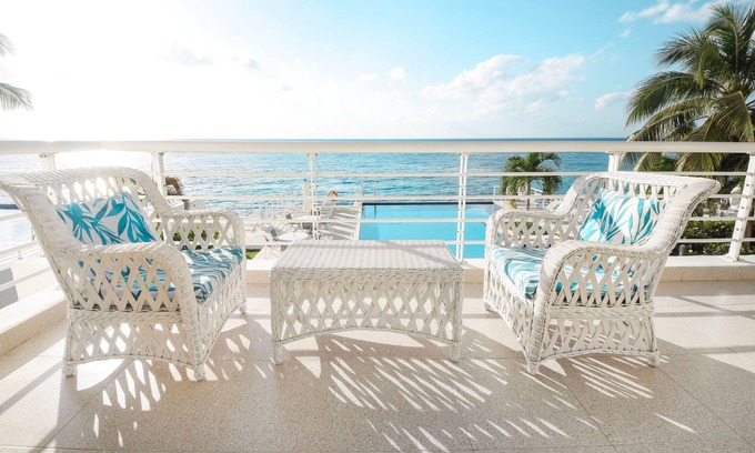 Zona Hotelera Norte Condominio | Oceanfront View in Gorgeous Condo