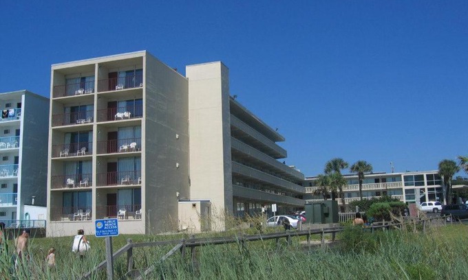 Myrtle Beach Hotel | Oceanfront Viking Motel