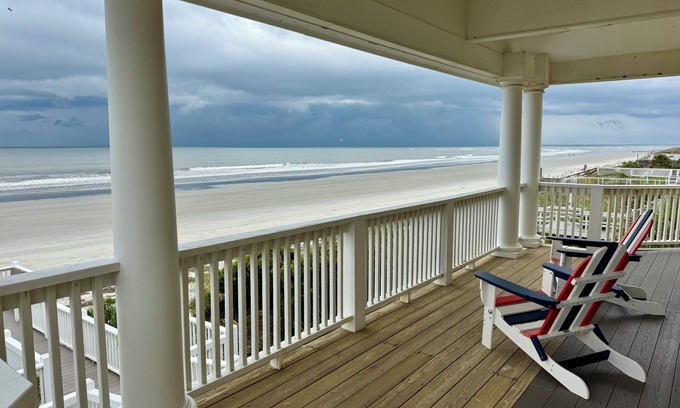 Saint Helena Island Casa | Oceanfront w/sandy beach all day! 4100sq ft. Retreat w/Private walk, Pet’s ok!