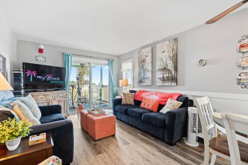 Windy Hill Apartamento | Oceanfront WC Villa- Pool, Corner Balcony, King Bed