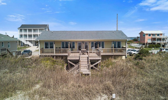 Emerald Isle Casa | Oceanfront West side of 1/2 Duplex with 2 Bedroom & 2 Bathrooms