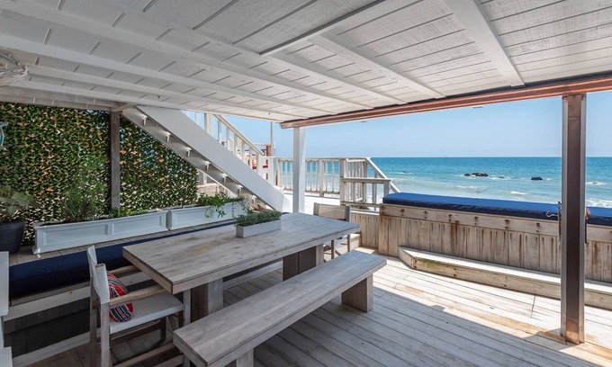 Eastern Malibu Casa | Casa frente al mar en Malibú - en la arena sin acceso público