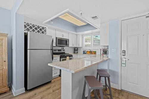New Smyrna Beach Casa | Oceania Beach Club 301