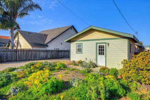 Oceano Apartamento | Oceano Studio with Patio and Fire Pit Near Beaches!