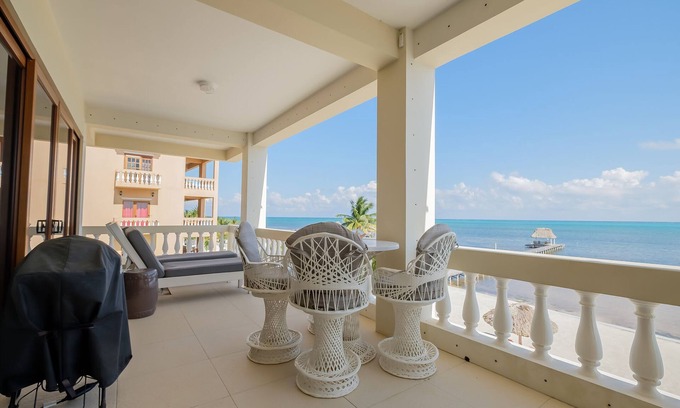 Boca Ciega Condominio | Ocean’s Edge 3A – Third-Floor Beachfront Condo with Sweeping Sea Views