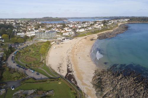 Maenporth Casa | Oceans Eleven, The Liner