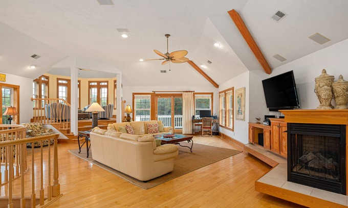 Corolla Village Casa | Oceanside In Corolla w/Heated Pool, Hot Tub & Rec Room w/Pool Table