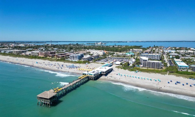 Cape Caneveral Beach Gardens Apartamento | Oceanside Oasis | Pool | Rocket Launch | Beachside