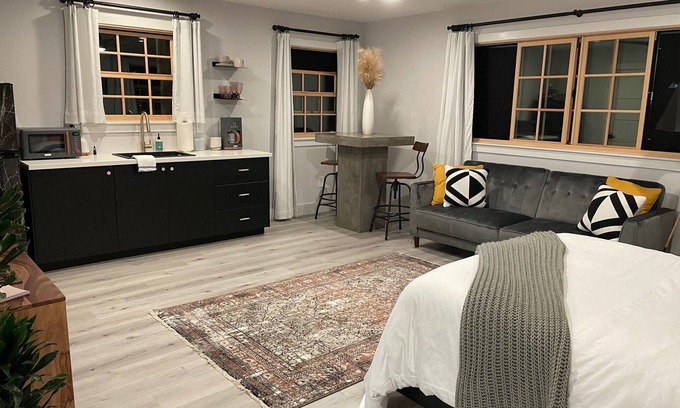 Fire Mountain Apartamento | Oceanside Ocean-View Guest Studio