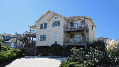Corolla Light Casa | Oceanside, Private Pool, Hot Tub, Close to the Beach Access, 225, Glory Be