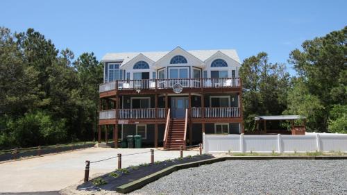 Corolla Light Casa | Oceanside, Private Pool, Hot Tub, Pool Table, Dogs Welcome, WC1084, Oaks Beach Oasis