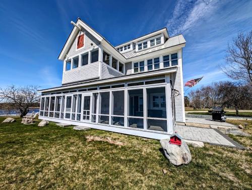 Milbridge Casa | Oceanside Saltwater Farm House NEW