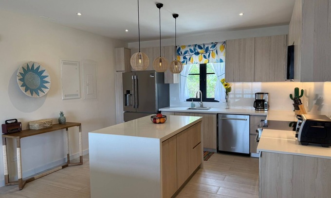 Las Catalinas Apartamento | Stunning 3BR/2BA Oceanview Apt in The Catalinas, 5 min walk to the beach