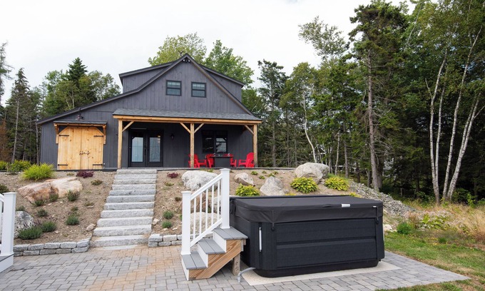 DownEast and Acadia Maine Casa | Oceanview Barnhouse Retreat with Hot Tub