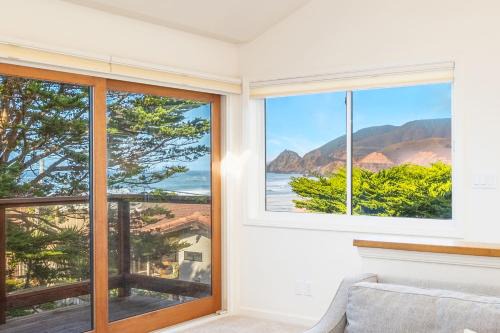 Montara Casa | Oceanview Beach Home Walk to Beach Trails Food Family Activities
