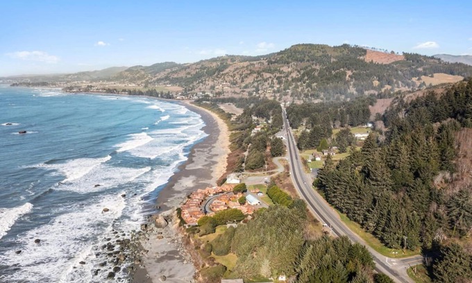 Smith River Apartamento | Oceanview Cabin 22 w Jacuzzi Wonderful View