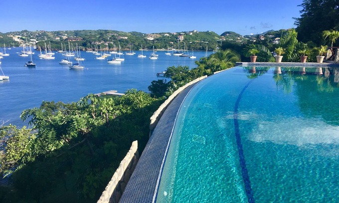 Lance aux Epines Villa | Villa de estilo colonial con vista al mar y piscina grande