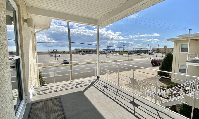 Avalon Condominio | OCEANVIEW condo, Neat as a Pin