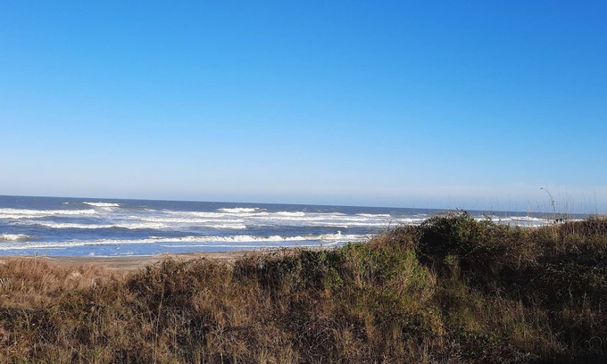 South Nags Head Condominio | Oceanview Getaway at Same Song Twice! Condo 102
