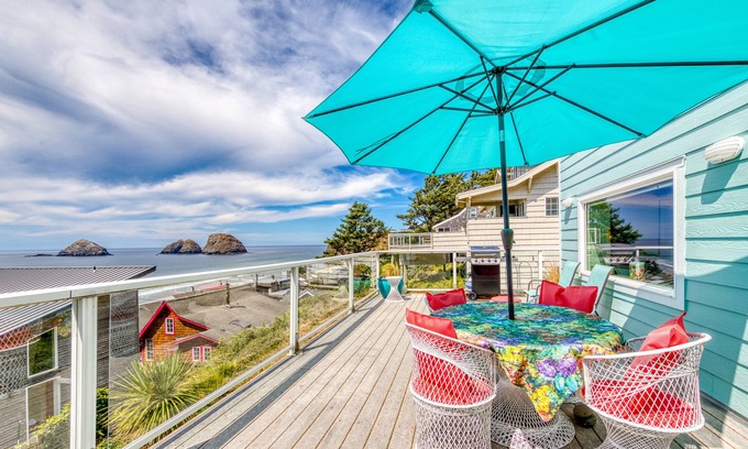 Oceanside Casa | grupo de escapada con vista al mar w / privilegiada ubicación junto al mar y un montón de espacio para todos