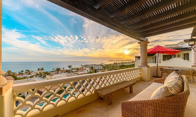 Buzzards Condominio | Oceanview Penthouse with infinity pool and jacuzzi