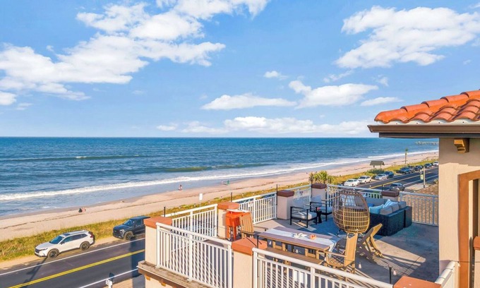 Flagler Beach Casa | Oceanview Rooftop Patio Overlooking Flagler Beach W Firepit, Game Room, Bikes