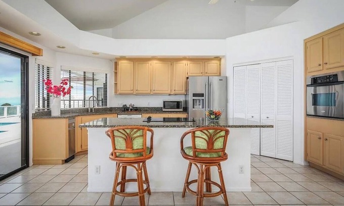 Holualoa Casa | Oceanview Suite and Cottage