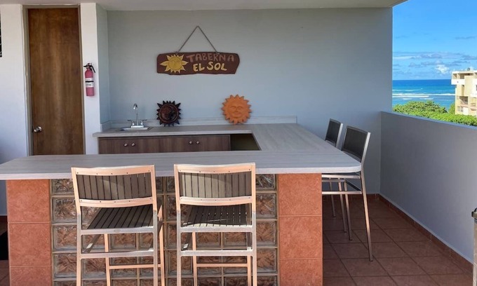 Puerto Nuevo Apartamento | Oceanview Three-Level Penthouse with Roof Deck