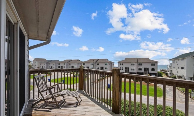 Surf City Casa | Oceanview Townhouse w/ Pool - Newly Renovated
