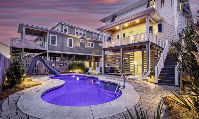 Surf City Casa | ¡Nuevo para 2020! Casa de playa con vista al mar con gran piscina privada