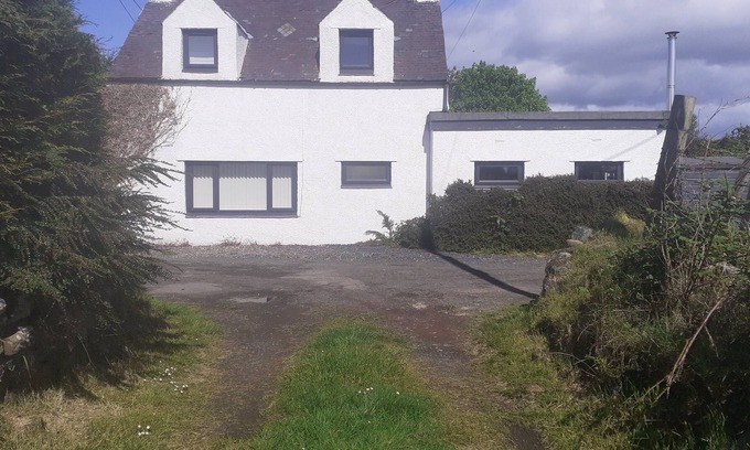Bannockburn Cabaña | Charming 3-Bed Cottage in Stirling